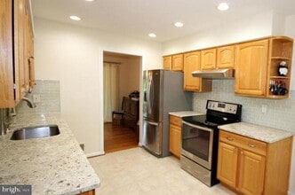 Building Photo - 8521 Tysons Ct