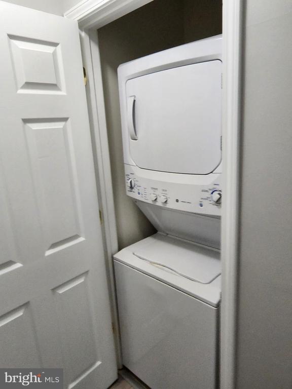 Building Photo - 1038 Lamberton St