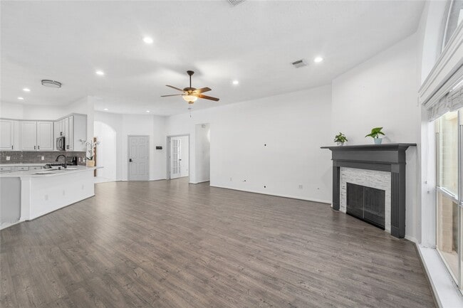 Building Photo - 11543 Valley Pike Ct