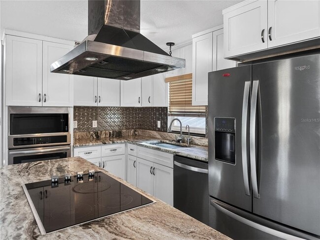 Building Photo - 2304 Country Club Rd