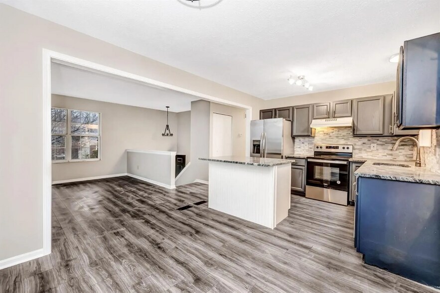 Building Photo - 915 Venetian Ter