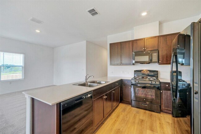 Building Photo - 14405 Nini Cv