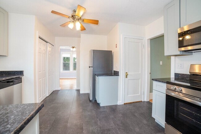 Building Photo - 8 Blackstone St