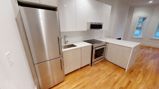 Building Photo - 60 Kirkland St