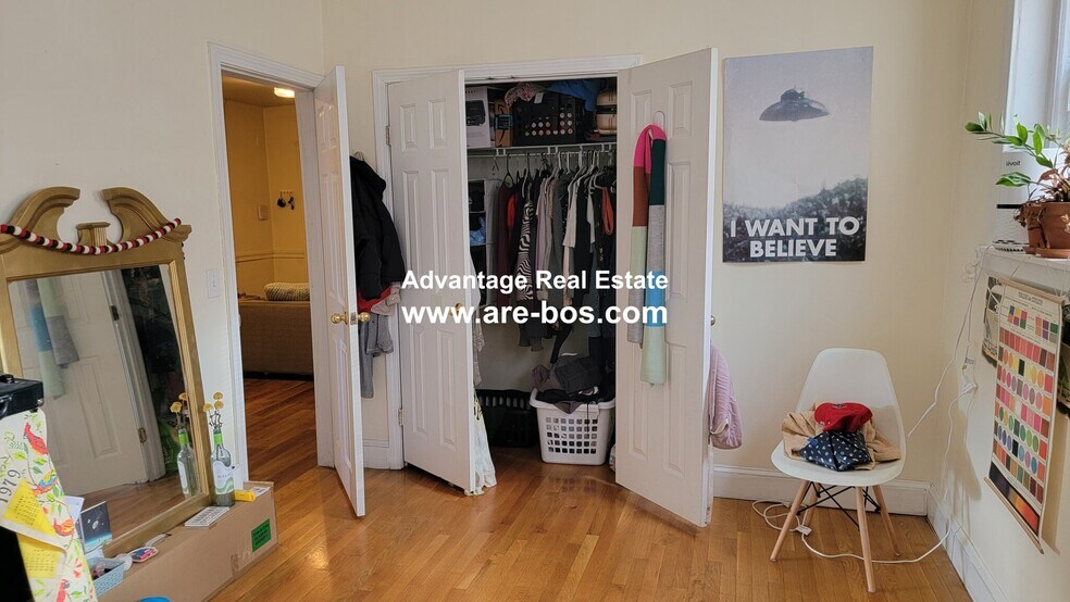 Building Photo - 60 Egmont St