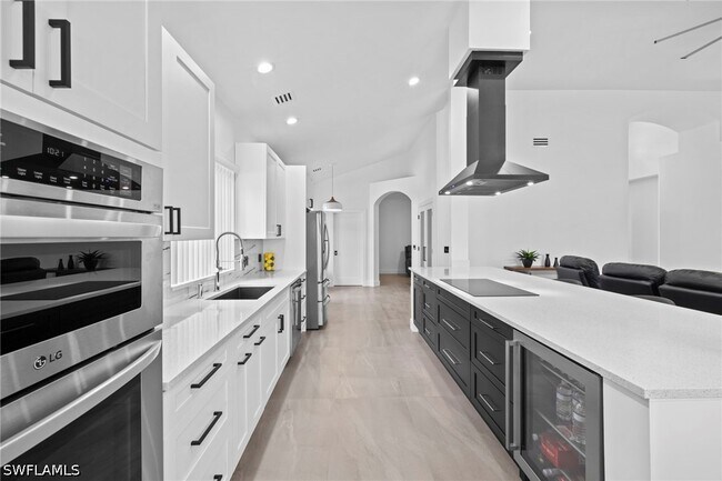 Building Photo - 6903 Mauna Loa Ln