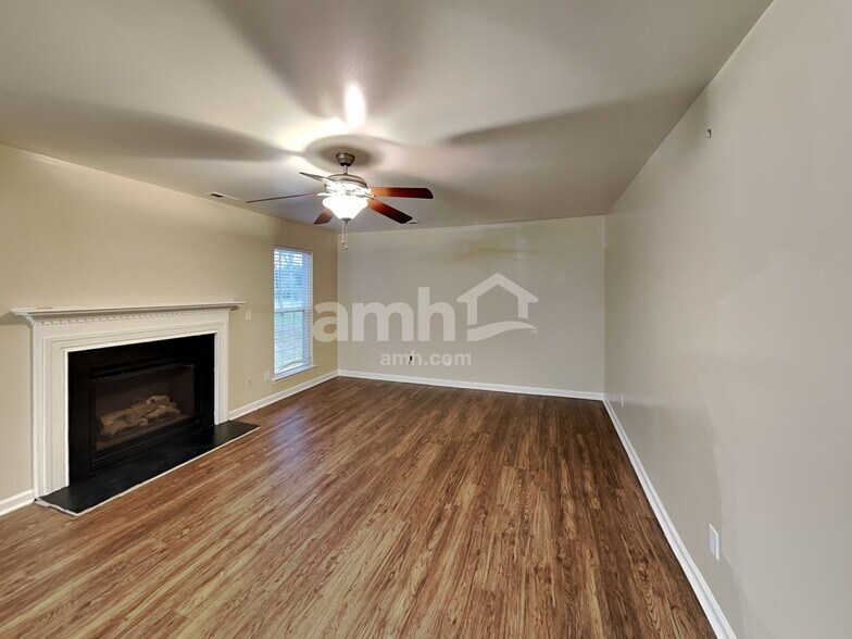 Building Photo - 4613 Cades Cove Dr