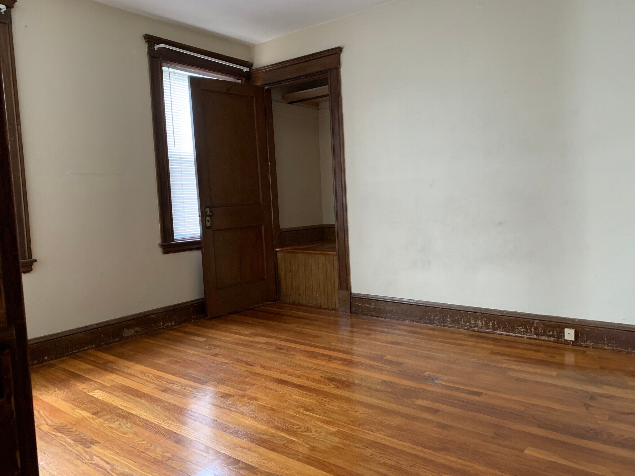 Building Photo - 33 Estey St