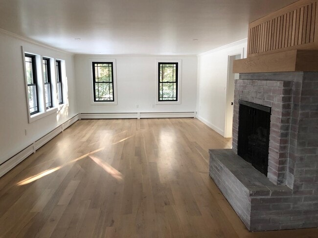 Building Photo - 77 Sewalls Falls Rd