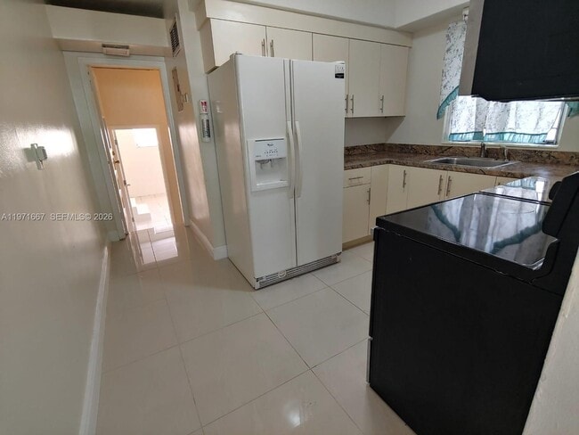 Building Photo - 1465 NE 149th St