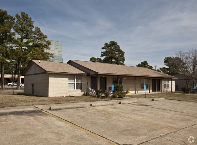 Building Photo - Bentley Apartments