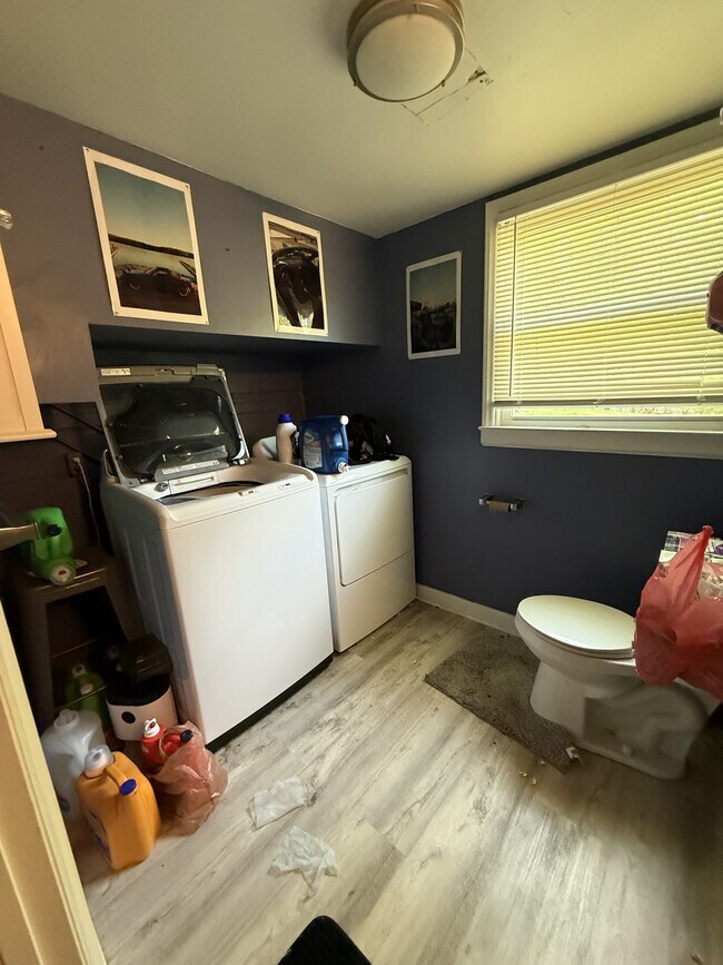 Building Photo - 7010 Sorrell Ln