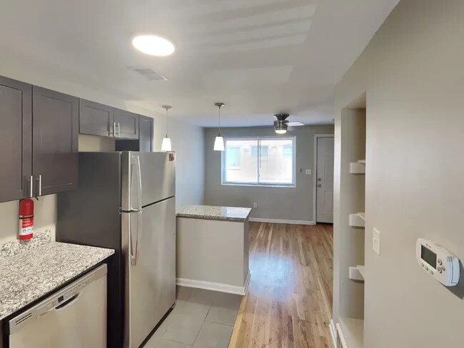 Building Photo - Lantern Square Apartments-B5