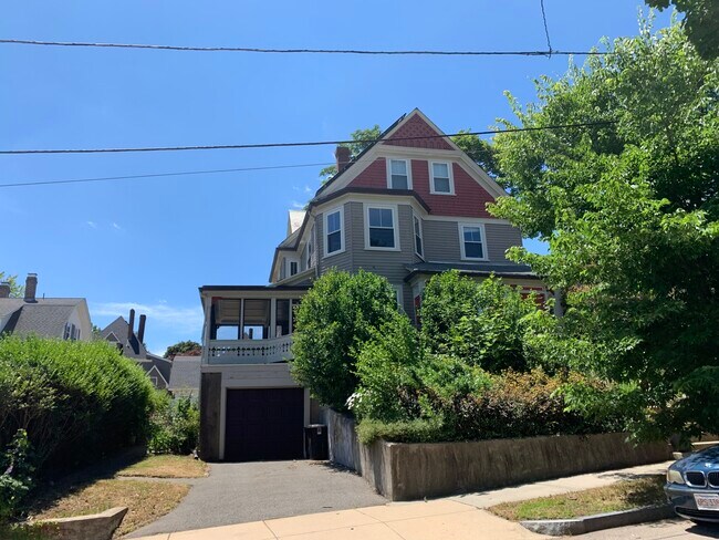 Building Photo - 137 Prospect Ave