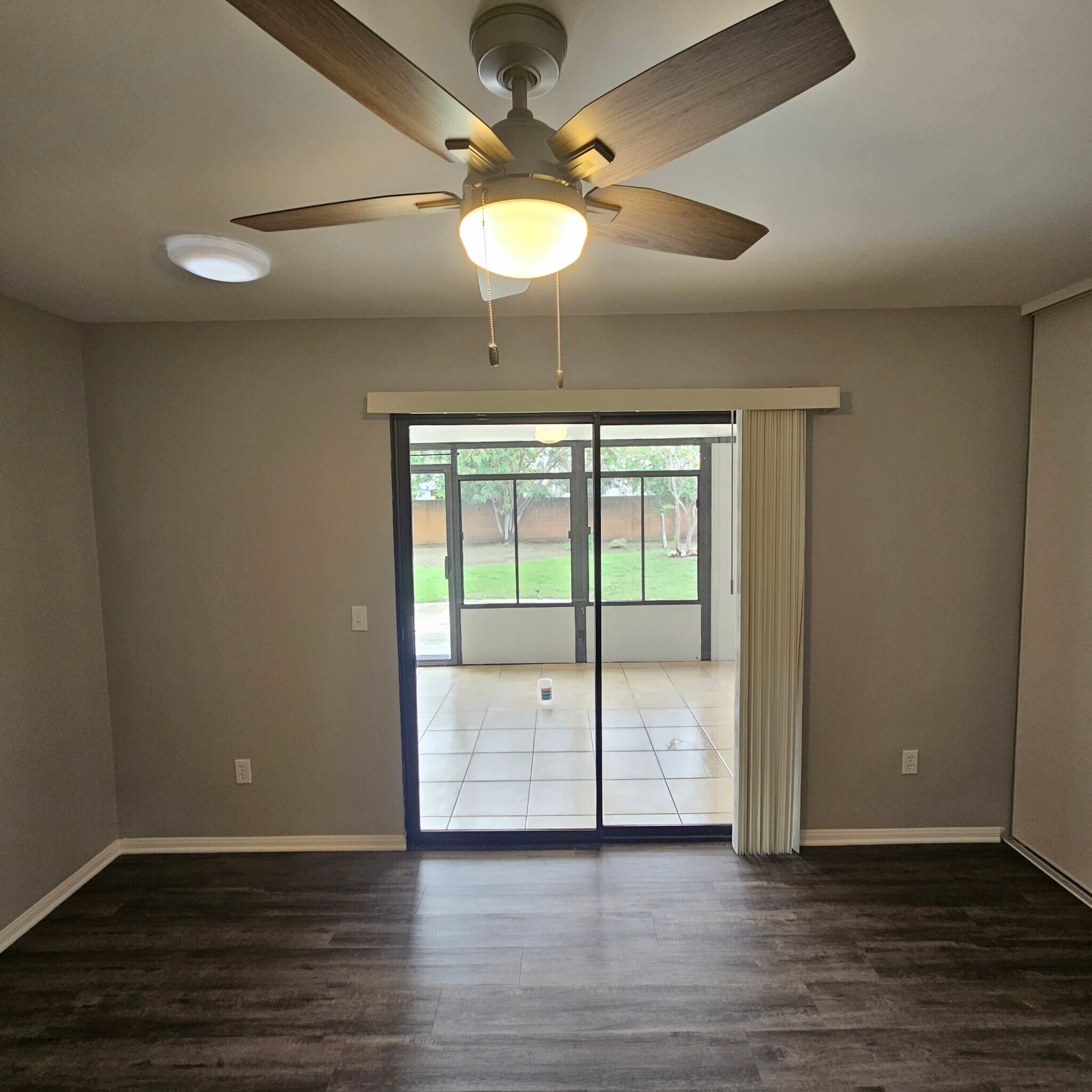 Building Photo - 8638 Collett Ave