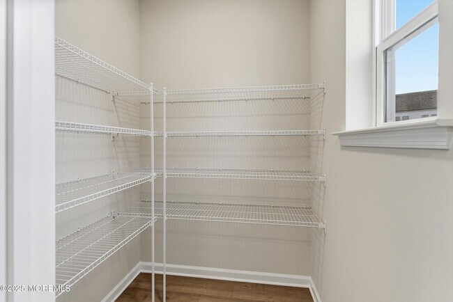 Building Photo - 4 Barton Ave