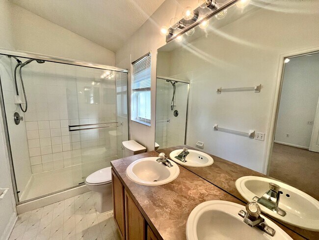 Building Photo - 1709 Pine Bay Dr