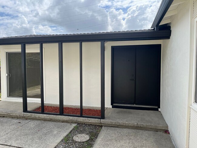 Building Photo - Remodeled Cupertino Gem in Top-Rated School District!