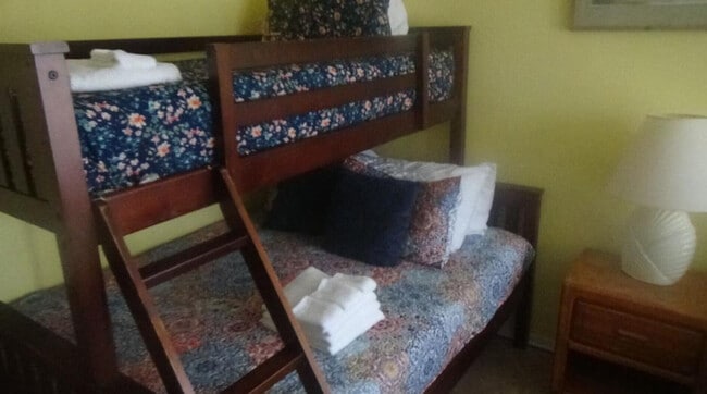 Building Photo - 497 Plantation Rd