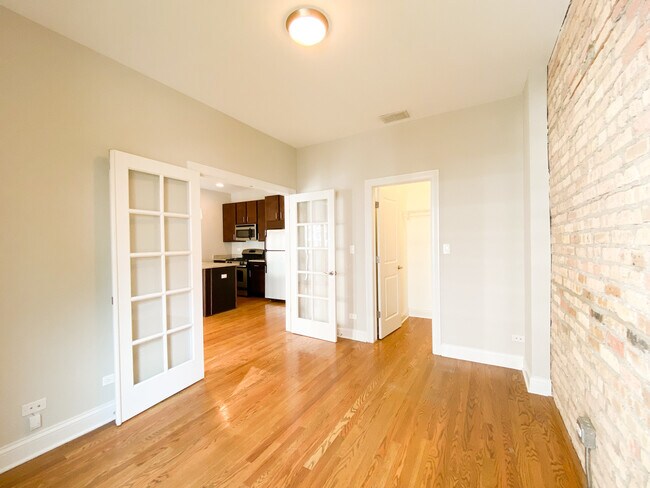 Building Photo - 421 W Belmont Ave