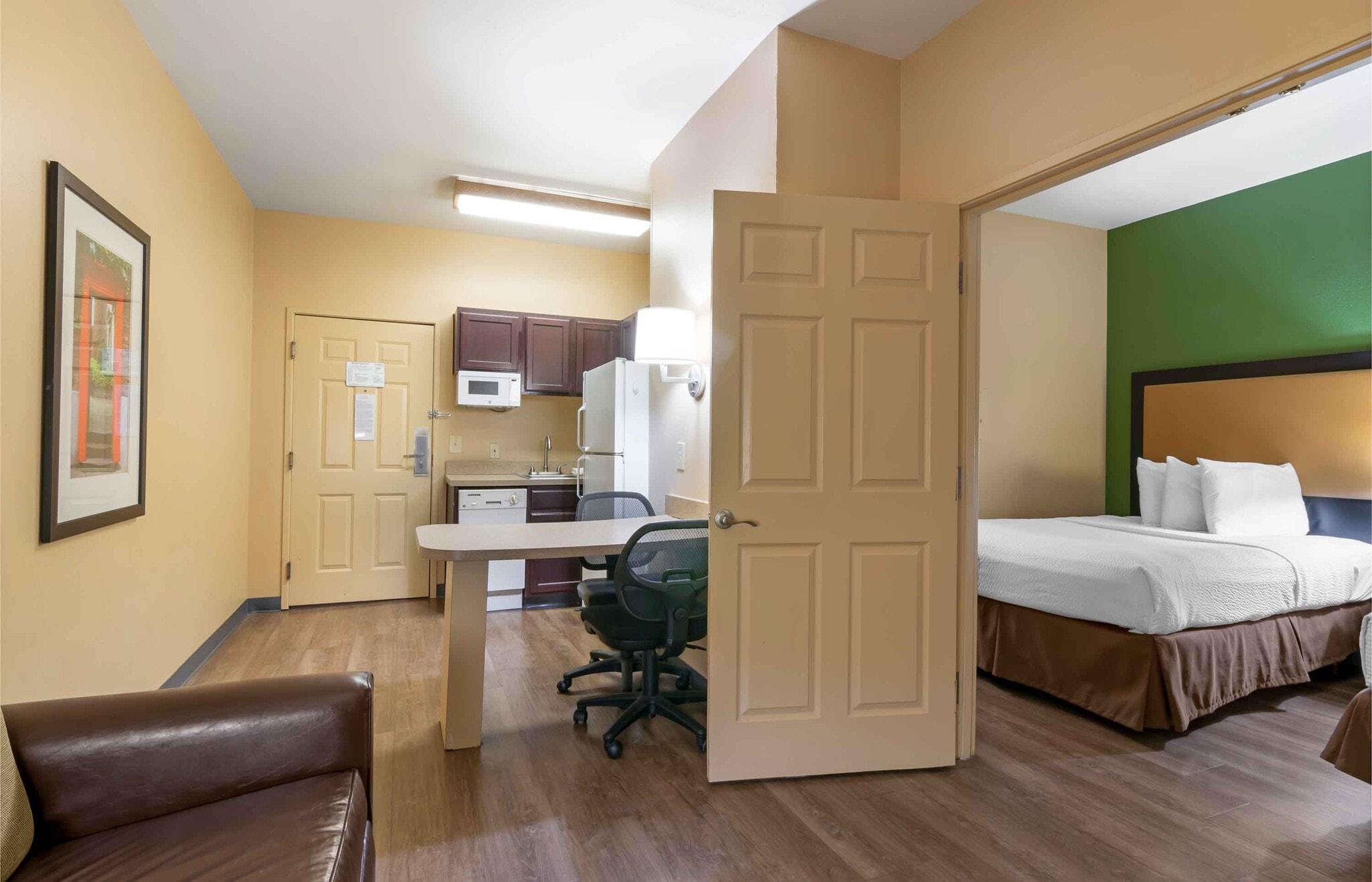 Building Photo - Furnished Studio-Kansas City - Overland Park - Metcalf Ave