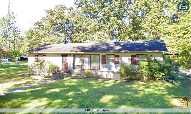 Building Photo - 910 Sunset Dr