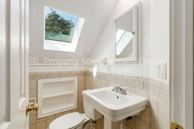 Building Photo - 459 Blenheim Rd