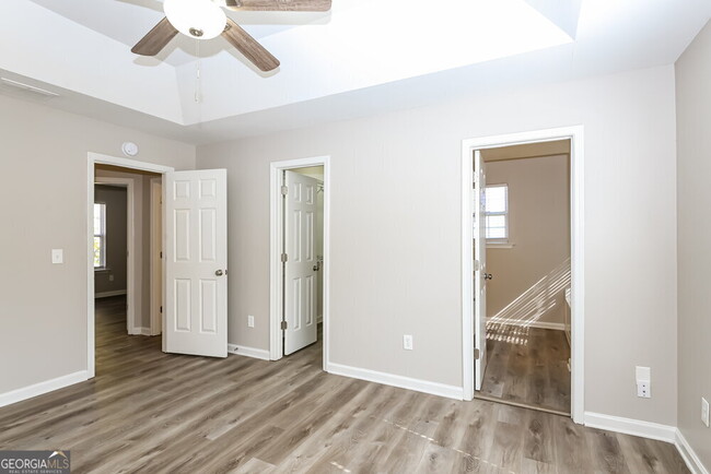 Building Photo - 3846 Kenner Dr SW