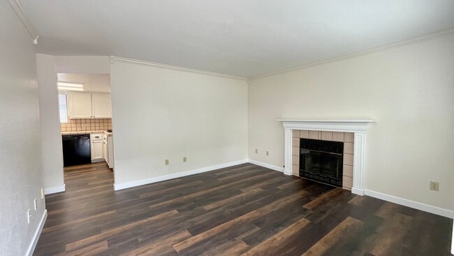 Building Photo - Single-Level, End-Unit, 3-Bedroom Condo wi...