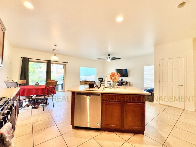 Building Photo - 10728 E Sanctuary Ridge Ln