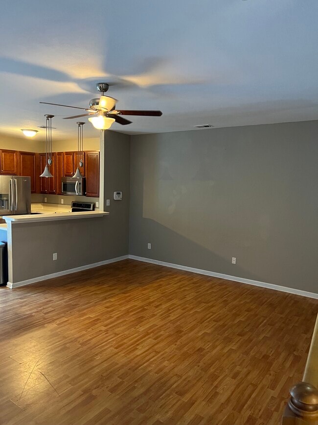 Building Photo - 305 Garcia Dr