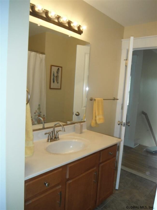 Building Photo - 48 Wright St