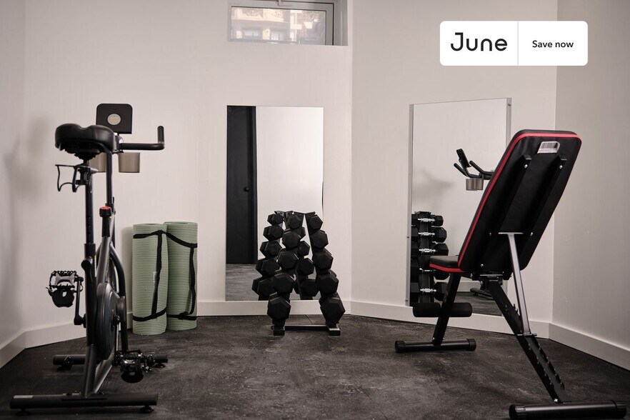 Building Photo - 624 E 17th St