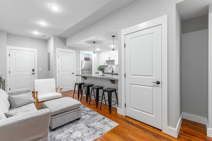 Building Photo - 1108 McCallie Ave