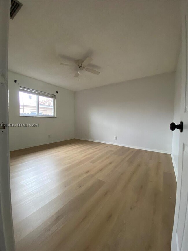 Building Photo - 6132 SW 39th St