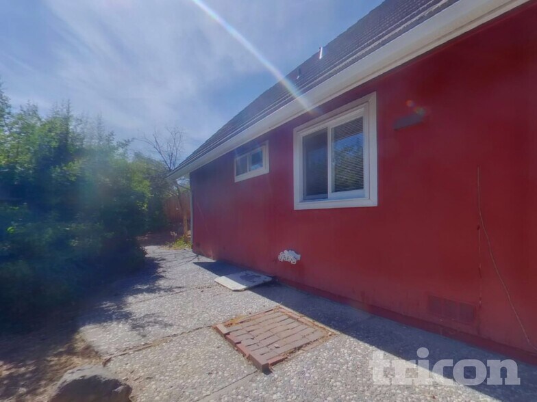 Building Photo - 3670 Renee Way