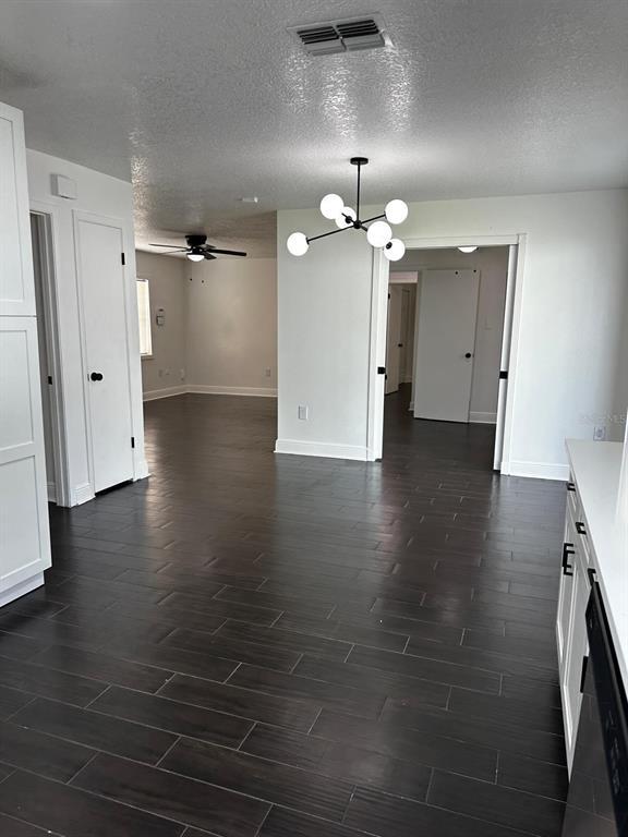 Building Photo - 1520 Country Ridge Dr