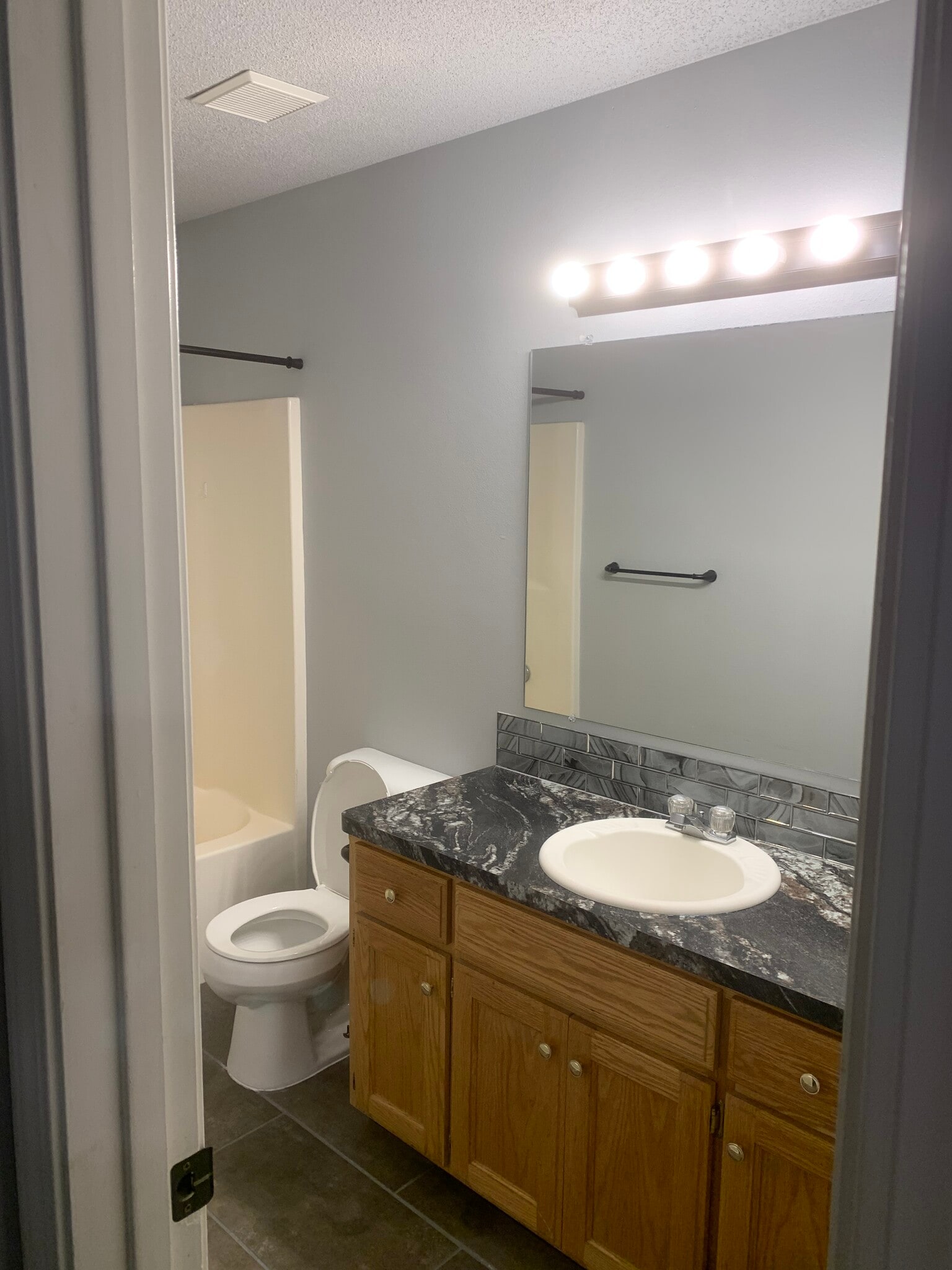 Main Bathroom - 1925 Lovers Ln