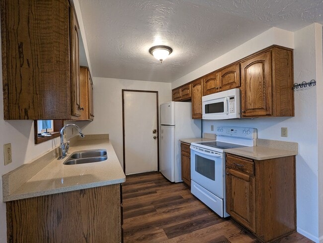 Building Photo - Great 3-Bedroom, 2-Bath Home In A Cul-De-Sac!