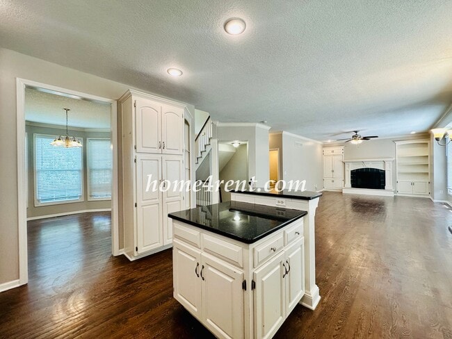Building Photo - Blue Valley Schools, Walking Distance to Elementary School and Neighborhood Pool!