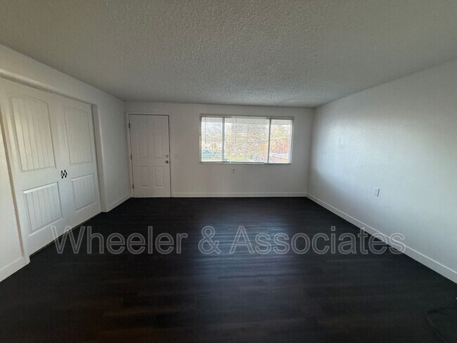 Building Photo - 546 E 450 S