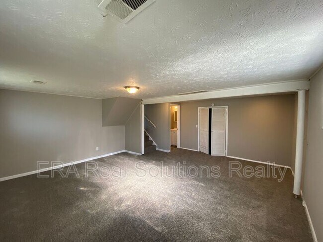 Building Photo - 2562 Bracebridge Dr