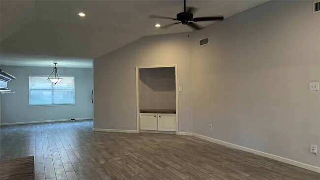 Building Photo - 11014 Landsbury Cir