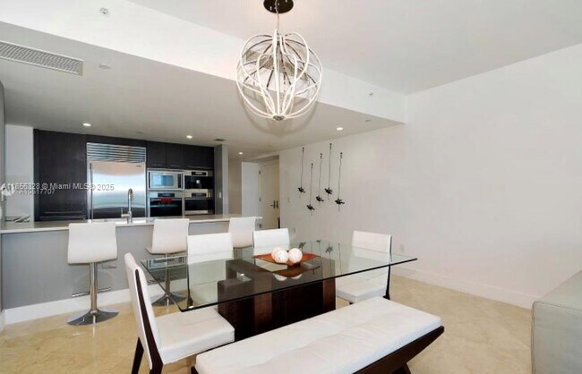 Building Photo - 17001 Collins Ave