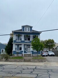Building Photo - 580 Admiral St