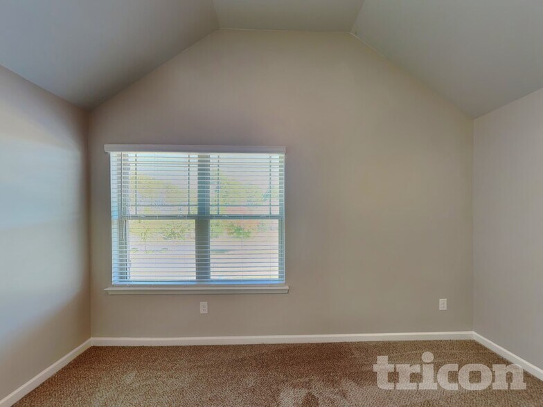 Building Photo - 68 Shenandoah Dr