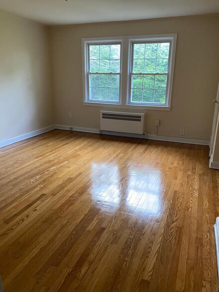 Building Photo - 290 Millburn Ave