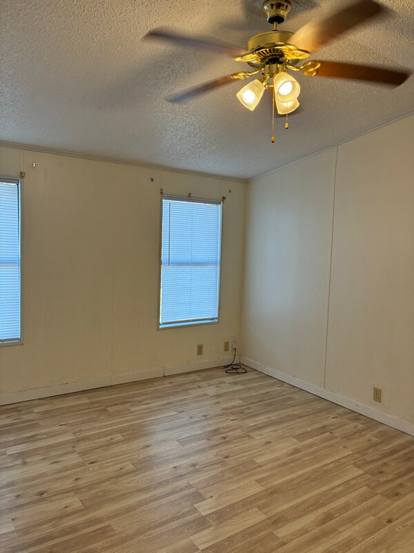 Building Photo - 445 FM 489