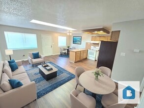 Building Photo - Large 2 Bedroom Apartment with Peak Views!