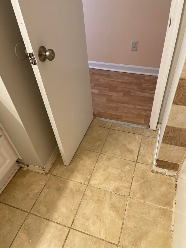 Building Photo - 152 Rountree Rd